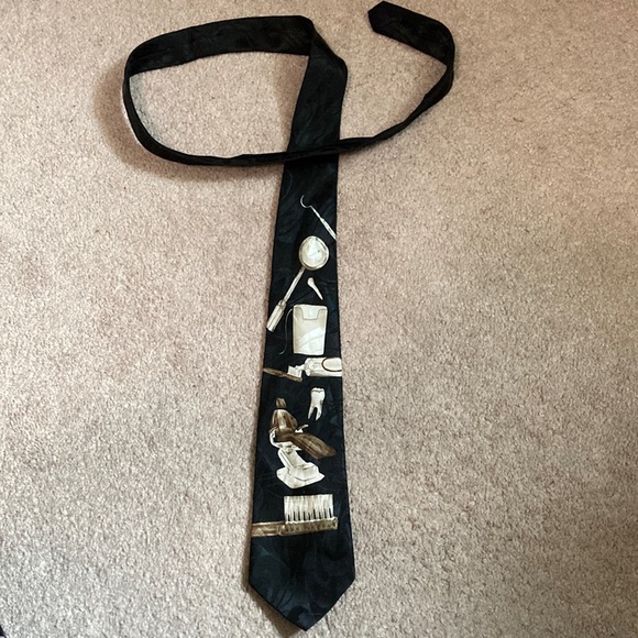 Novelty dentist tie - Picture 2 of 3